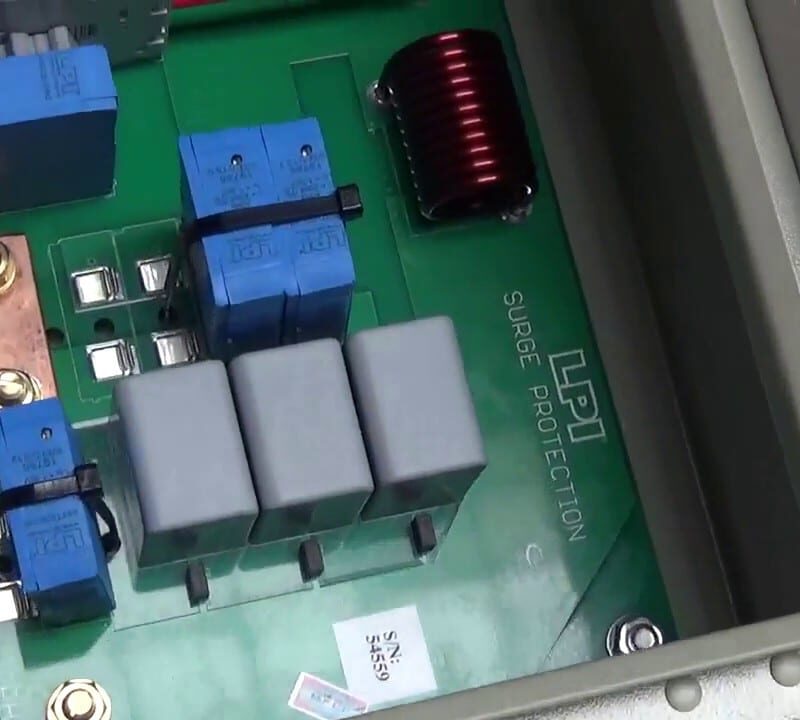 SF140-480-100+50-AIMCB dòng tải 40A, chịu quá áp liên tục lên đến 480V