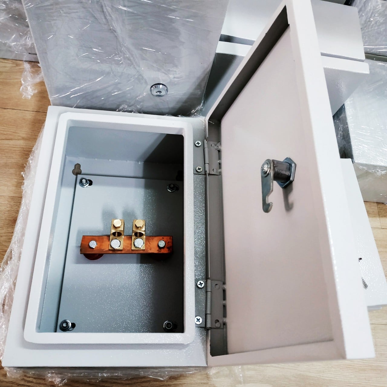 Hộp kiểm tra điện trở 1 Hộp kiểm tra điện trở