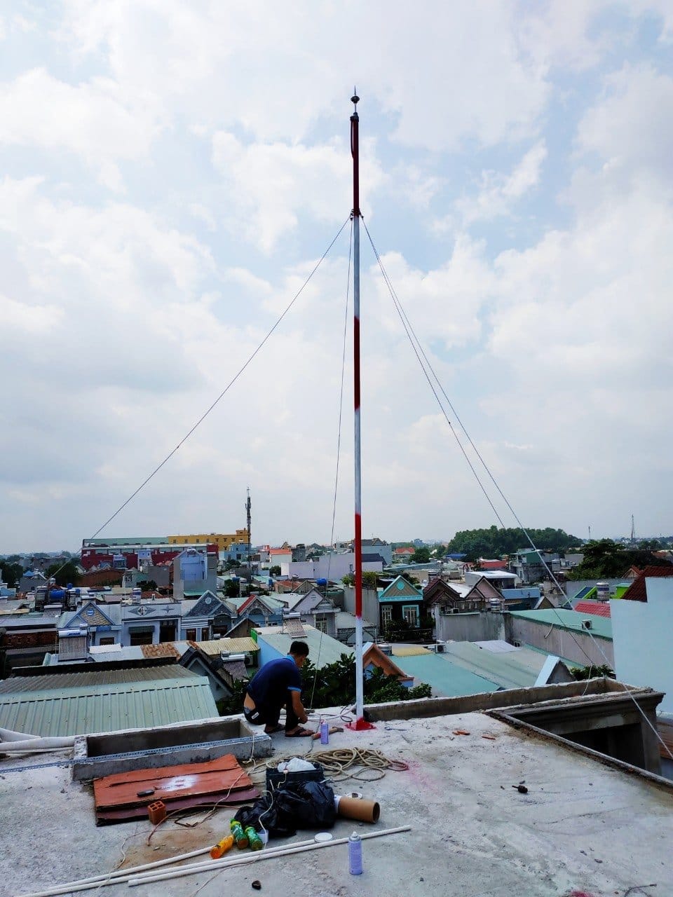 Thi công hệ thống chống sét trực tiếp 3 Thi công hệ thống chống sét trực tiếp - Ảnh 3