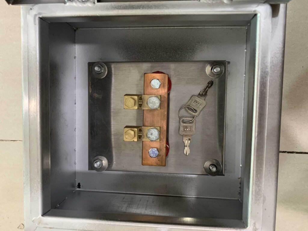 Hộp Kiểm Tra Điện Trở Inox Vinanco 200x200 | Bền Bỉ, Giá Tốt Dự Án