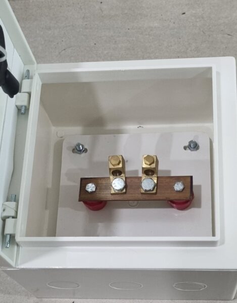 Bảng giá hộp kiểm tra điện trở các loại Vinanco mới nhất đầy đủ kích thước 4 Hộp Kiểm Tra Điện Trở PVC Vinanco 200x200 | Giá Tốt Dự Án