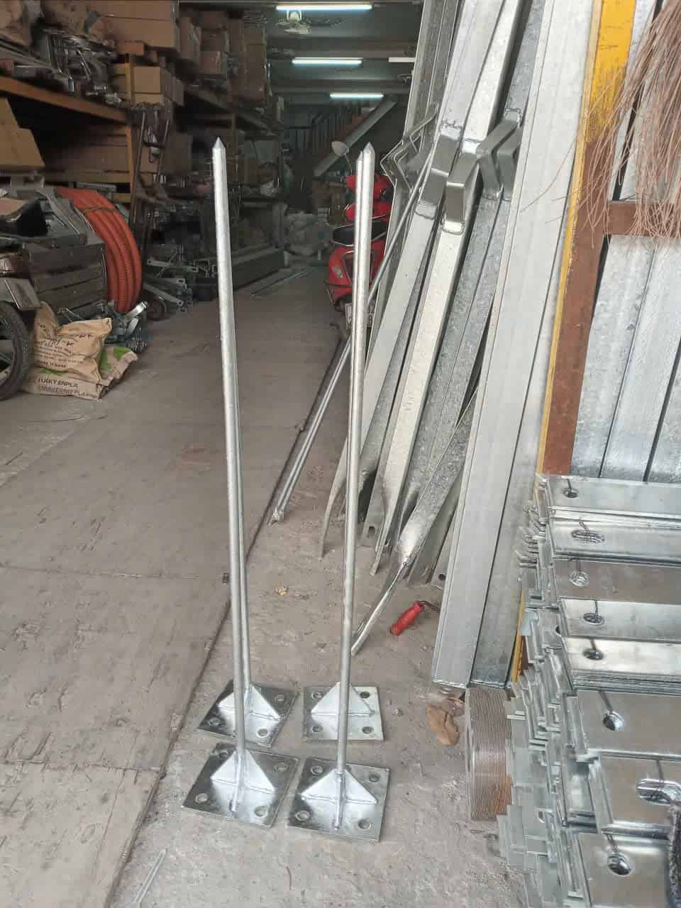 Cột Thu Lôi – Kim Thu Sét Cổ Điển 2 Cột Thu Lôi – Kim Thu Sét Cổ Điển - Ảnh 2